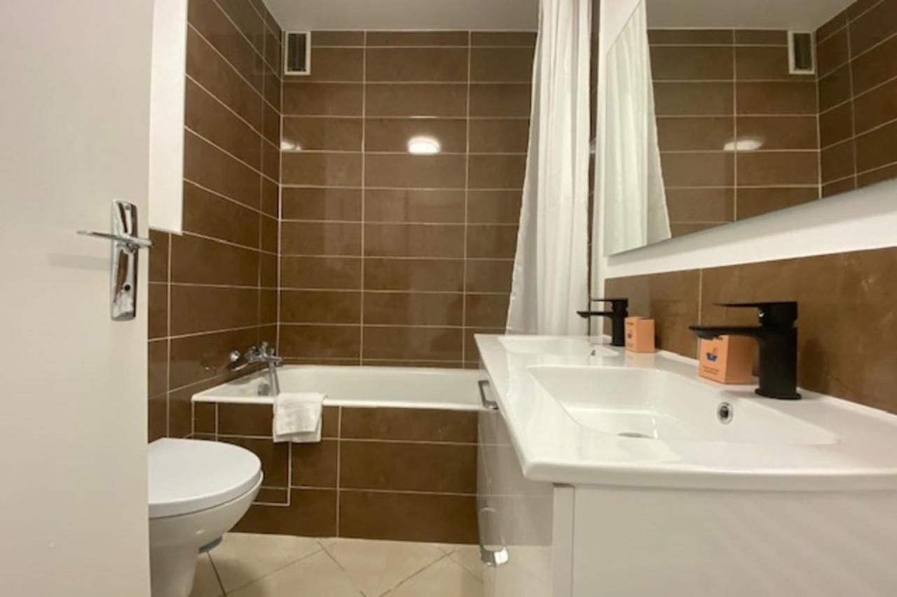 Beautiful Flat For 4 Very Closed To The Beach Cabourg Exterior foto